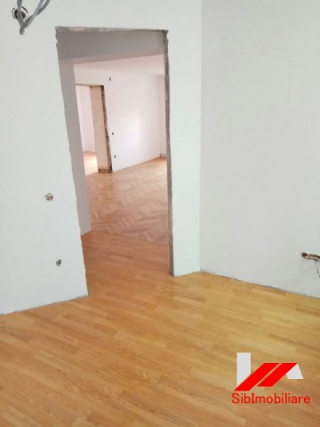 apartament-3-camere-de-vanzare-in-sibiurecent-renovat-zona-centrala-4